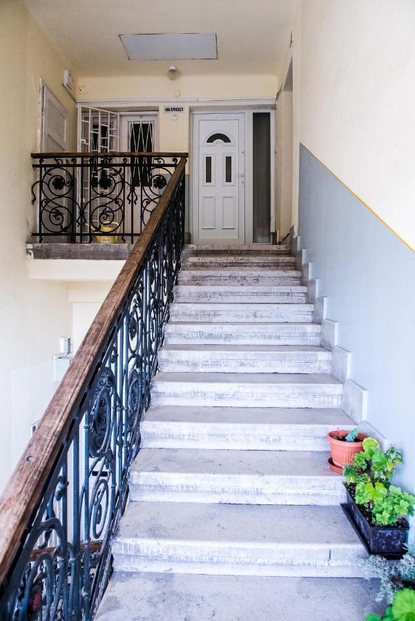 St. Gellert Square - Minilux Apartman Будапешт Экстерьер фото